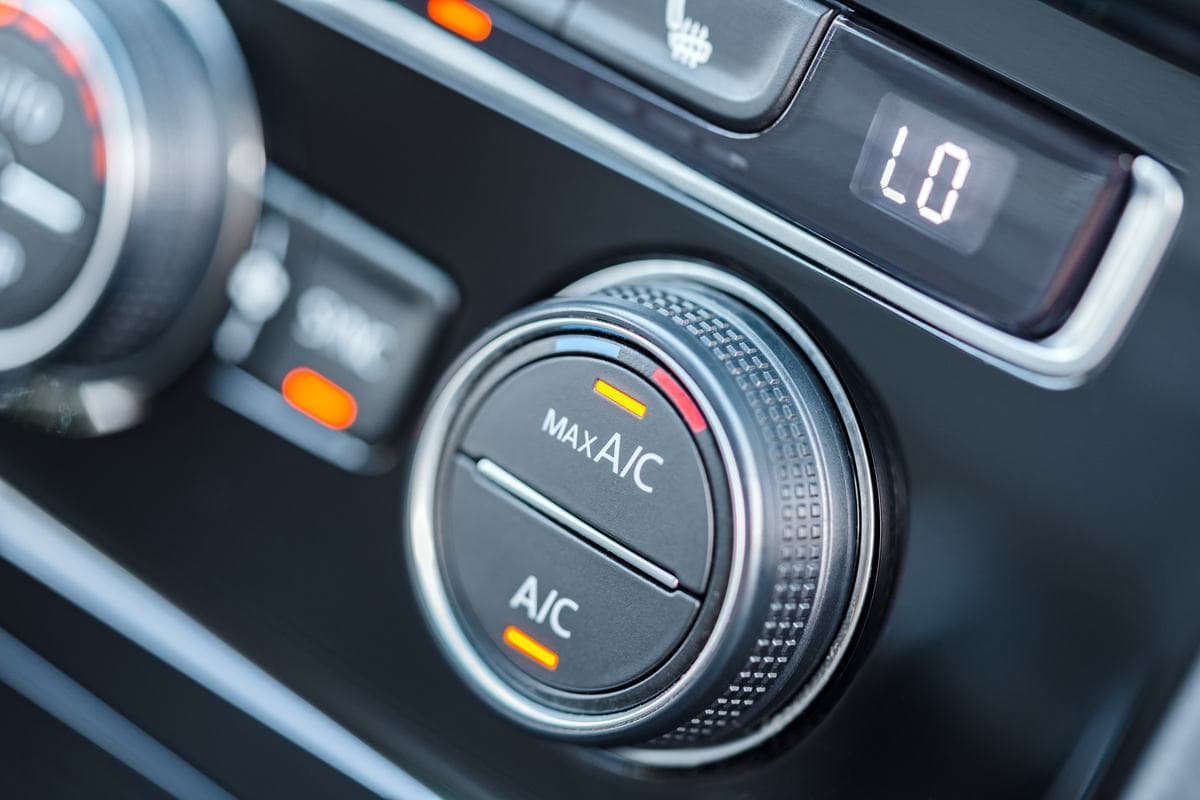 7 Tips Ampuh Merawat AC Mobil Agar Tetap Dingin dan Awet